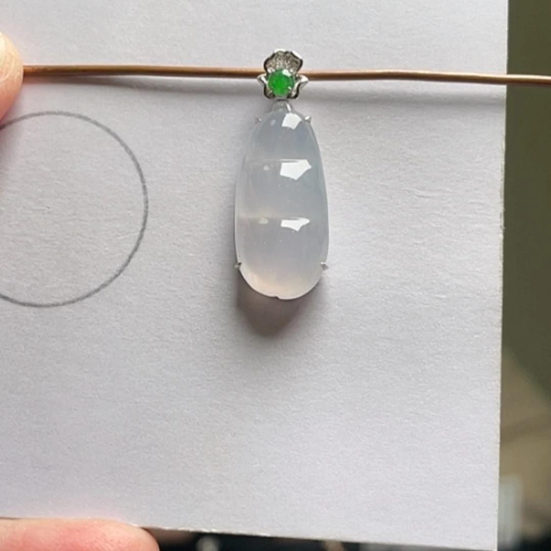 【闪购商品】吊坠(不含链)18K金镶嵌翡翠