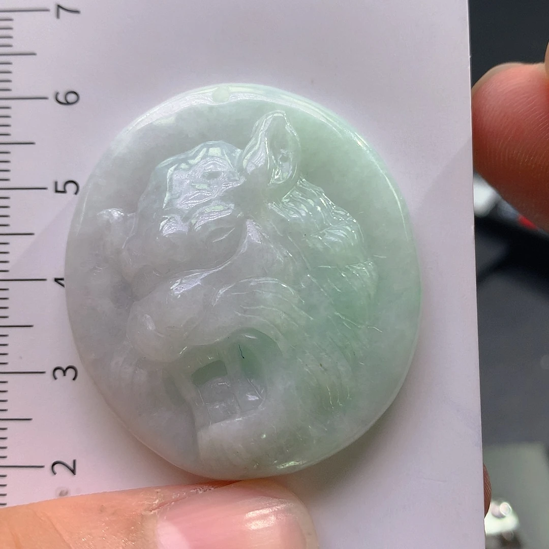 翡翠未镶嵌颈饰翡翠（微瑕