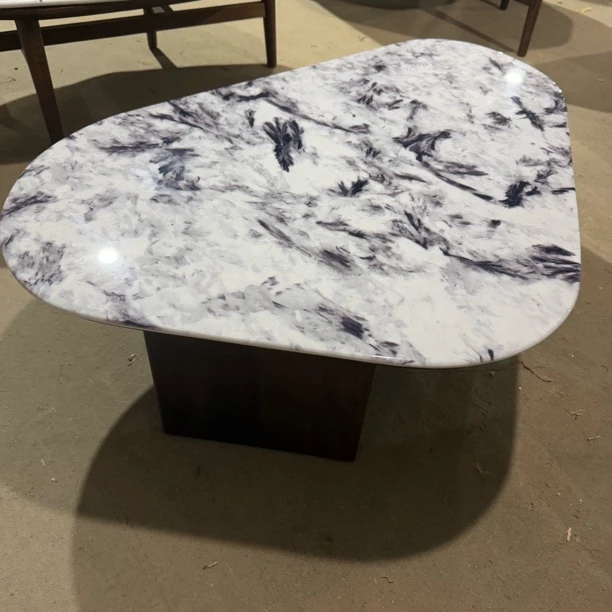 现代极简风异型茶几