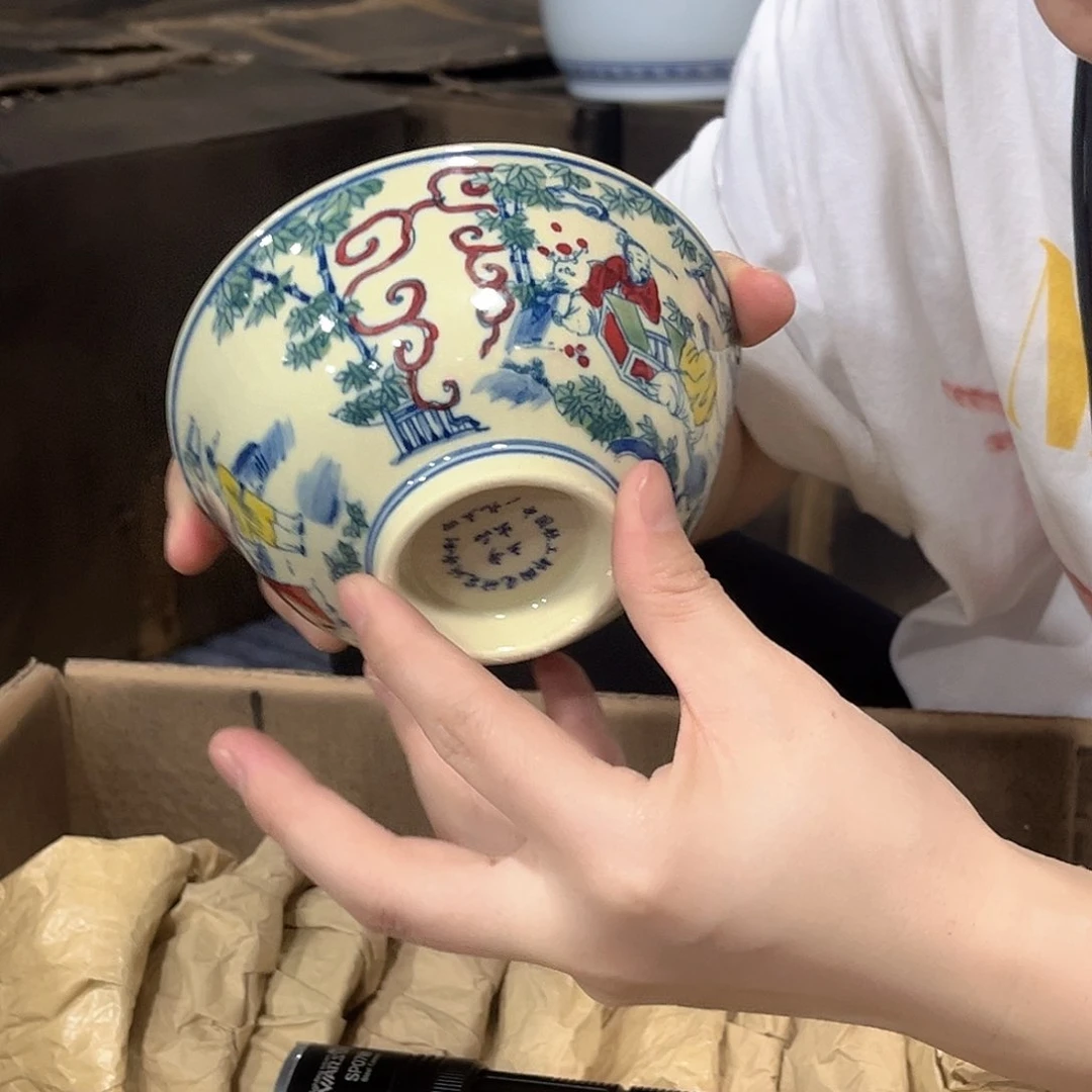 摆件////景德镇陶瓷器。黄。