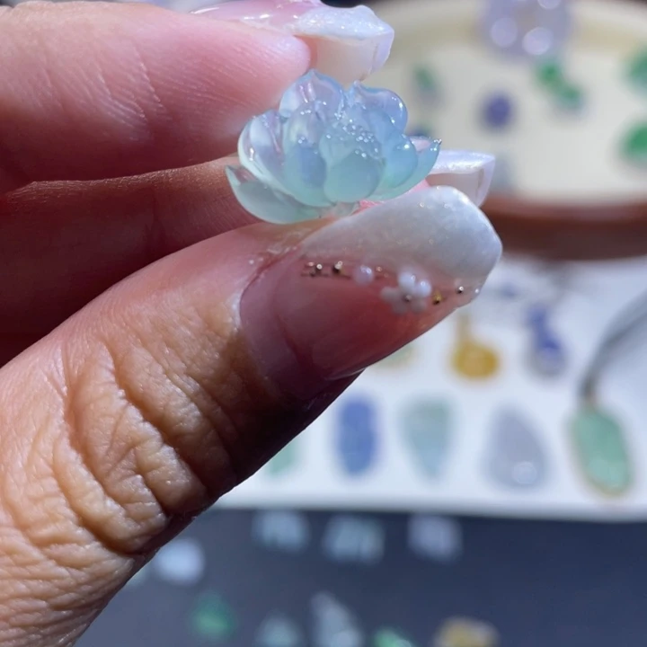 颈饰未镶嵌翡翠莲花