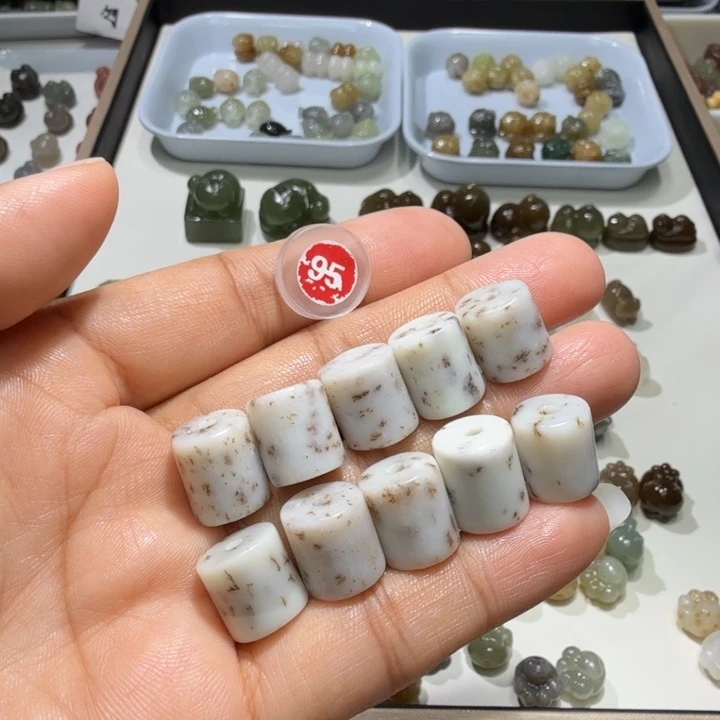 和田玉未镶嵌珠宝奇石