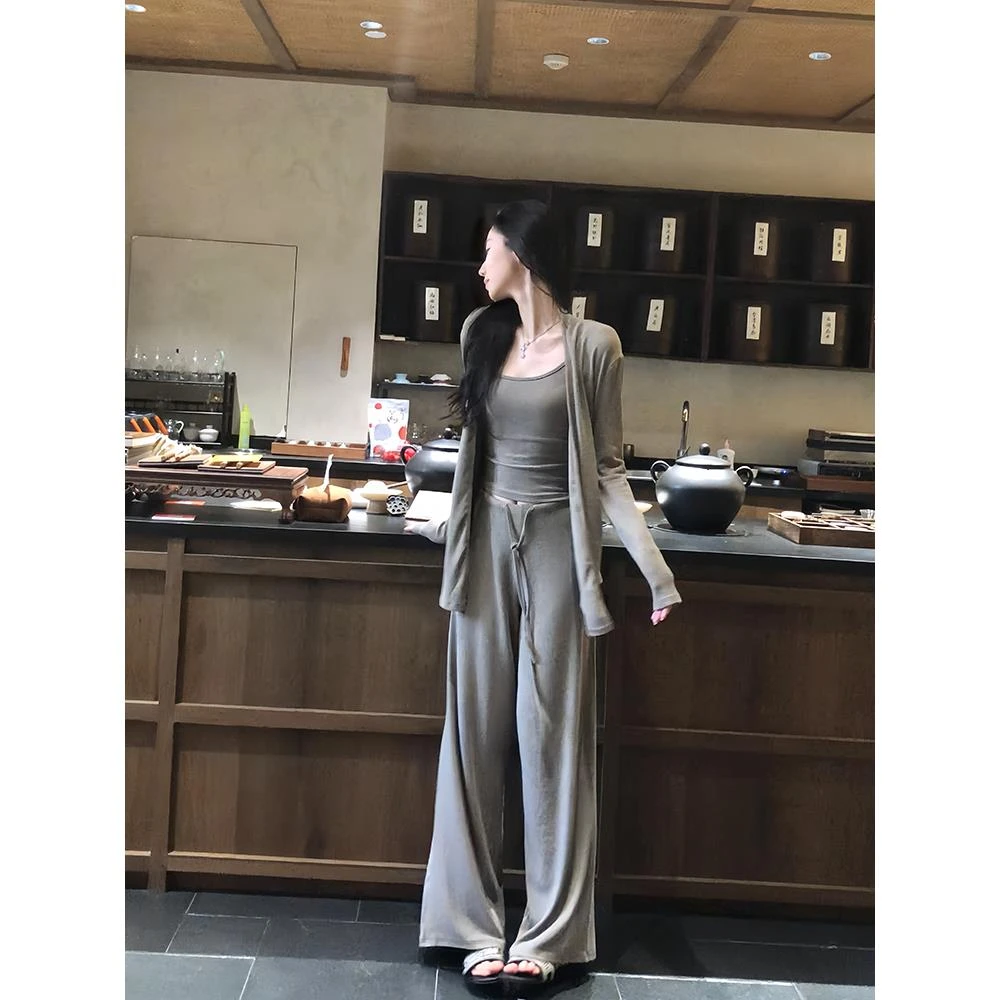 巨好看早秋慵懒风运动套装女无袖吊带背心长袖开衫阔腿裤三件套女