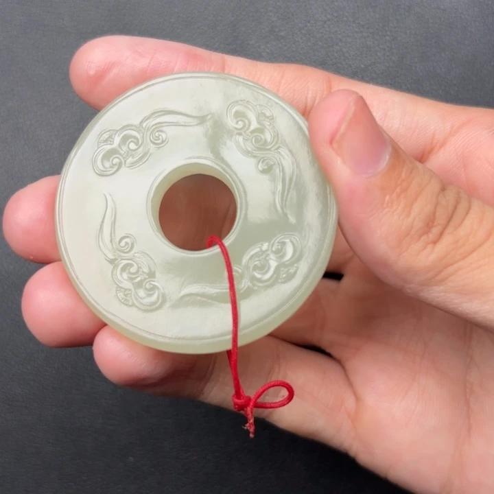 李***6和田玉未镶嵌颈饰