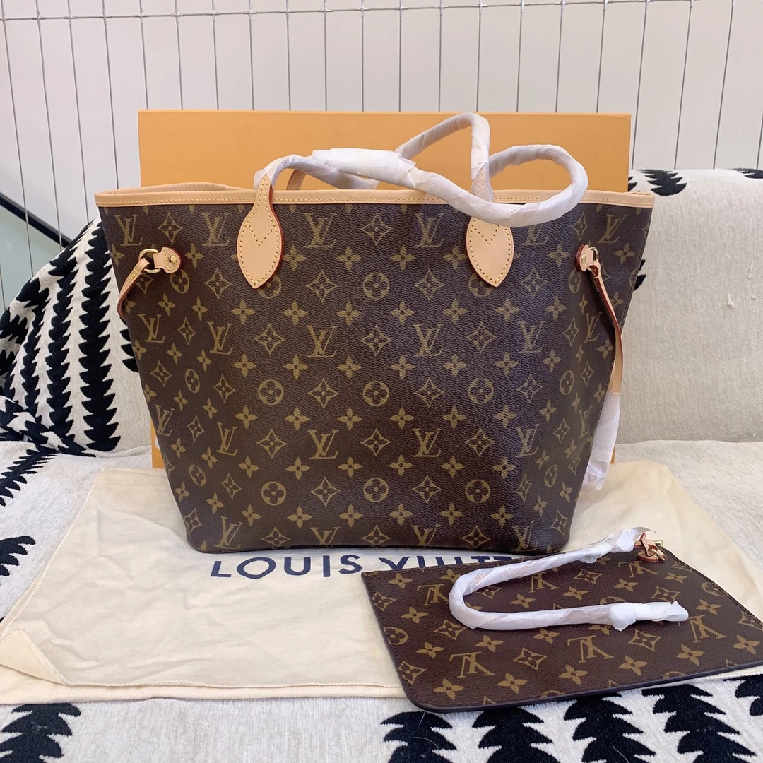 全新未使用 LouisVuitton/路易威登 芯片款Neverfull 中号米色