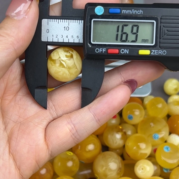 琥珀裸石未镶嵌微瑕135