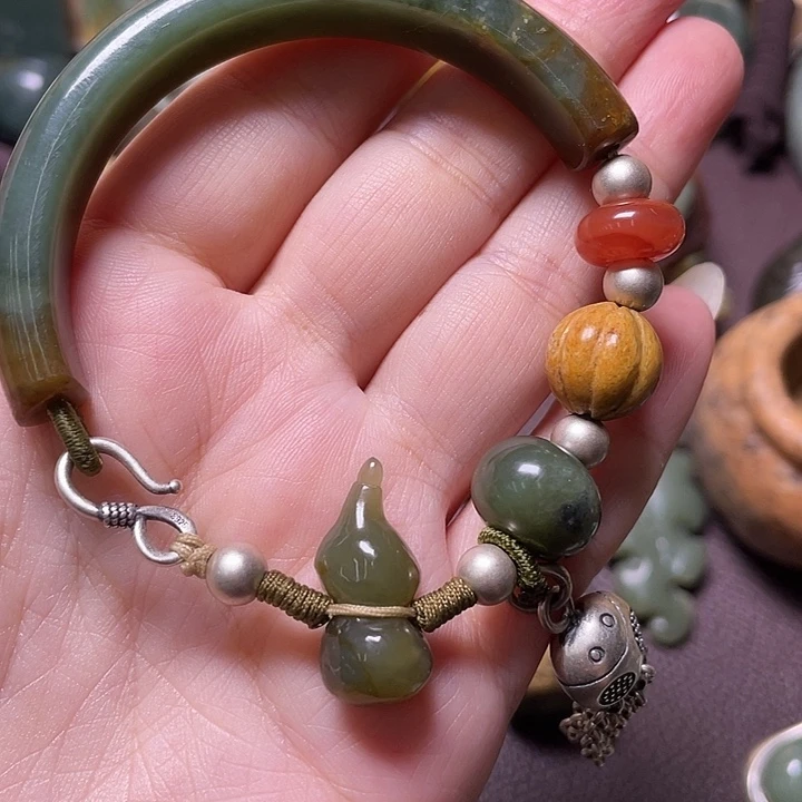 小***ヾ岫岩河磨玉（透闪石质玉）未镶嵌颈饰