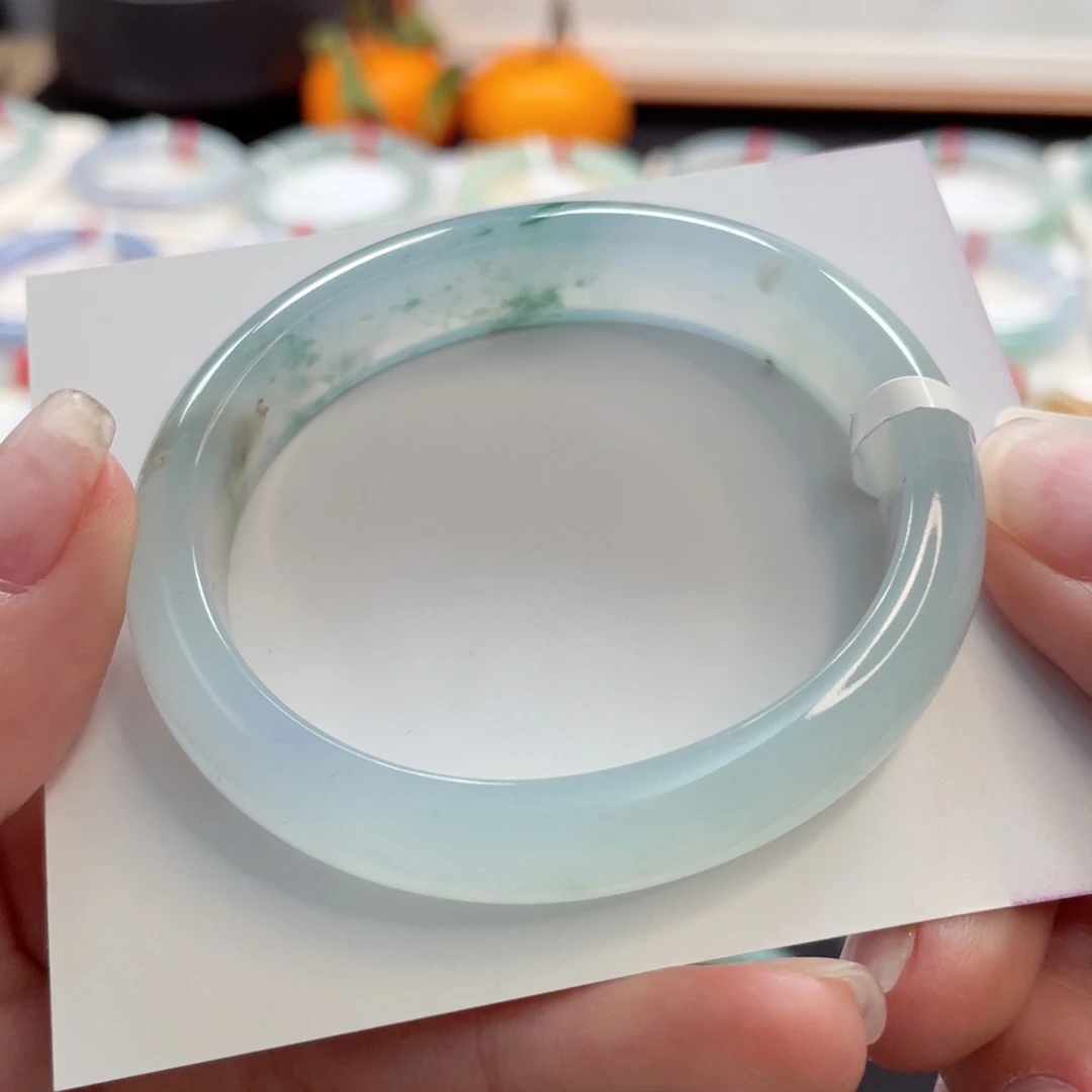 【闪购商品】翡翠手镯未镶嵌52贵妃中万品质细润春彩32号