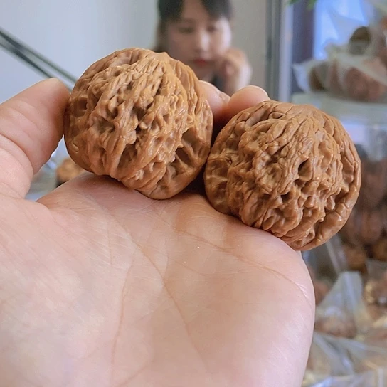 【闪购商品】把件文玩核桃43.5狮虎兽