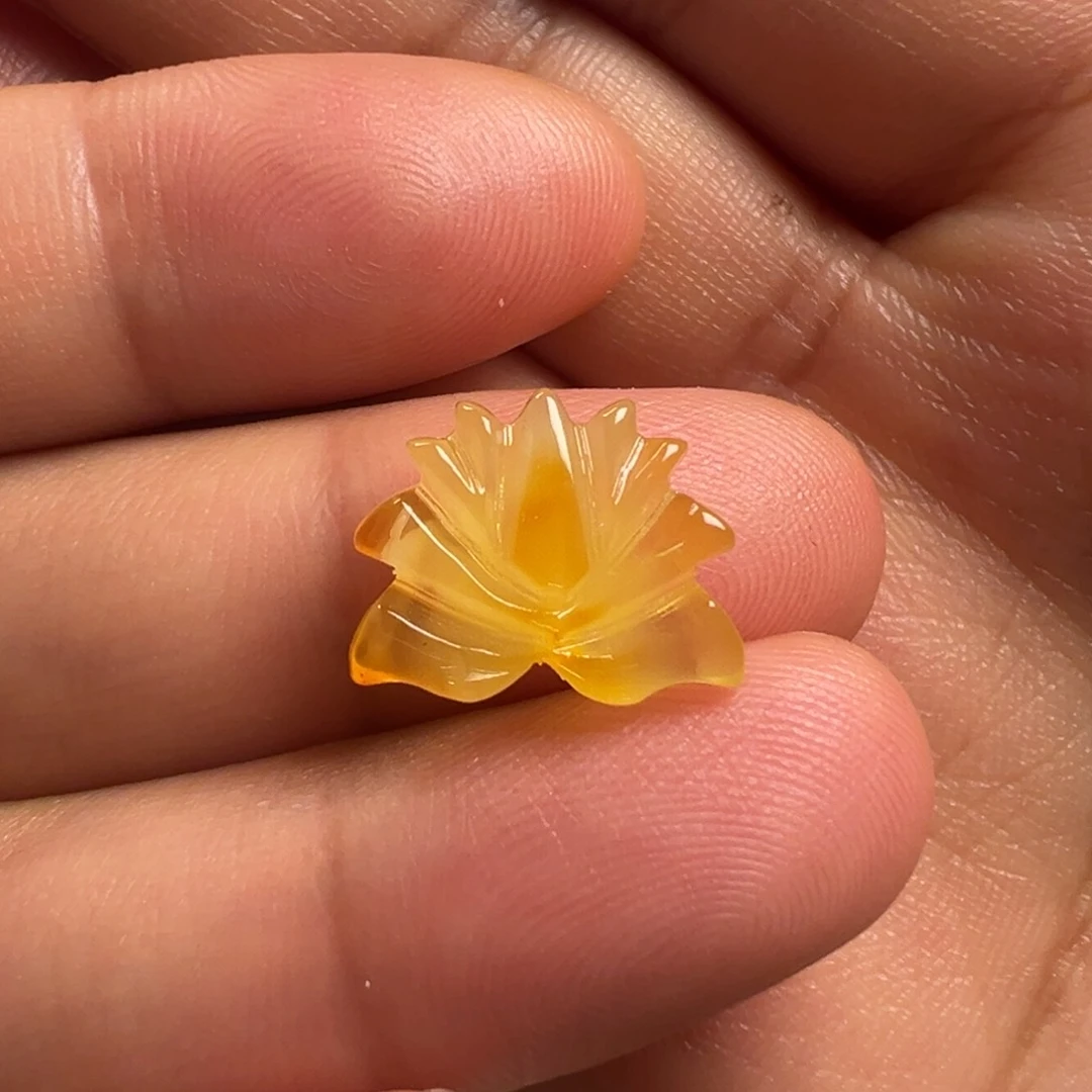 蜜蜡颈饰未镶嵌莲花