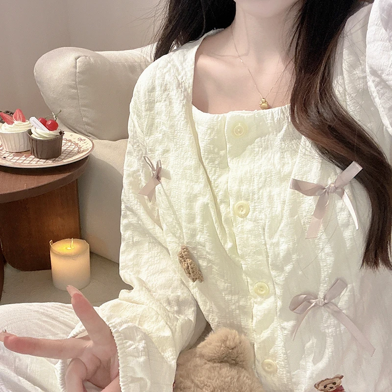 日系泡泡杏色勾花小熊睡衣女带胸垫春秋季长袖长裤可爱家居服套装