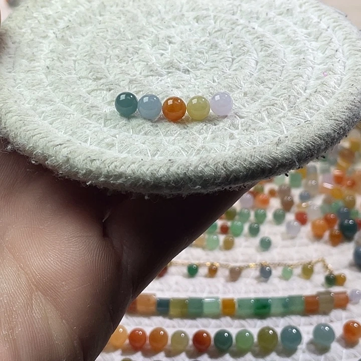 翡翠散珠未镶嵌定制翡翠卡6+，一组