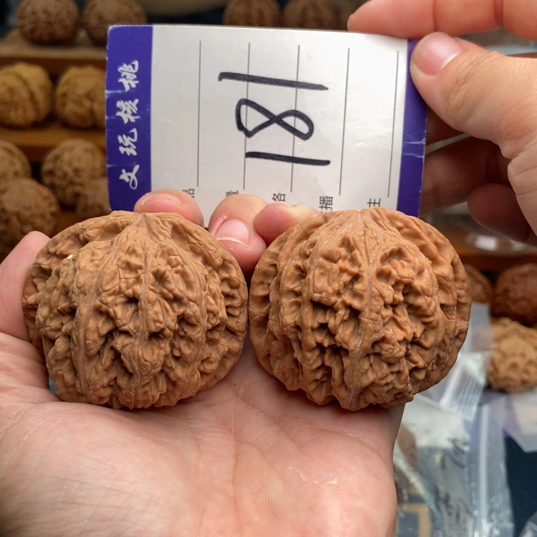 文玩核桃把件50粗筋