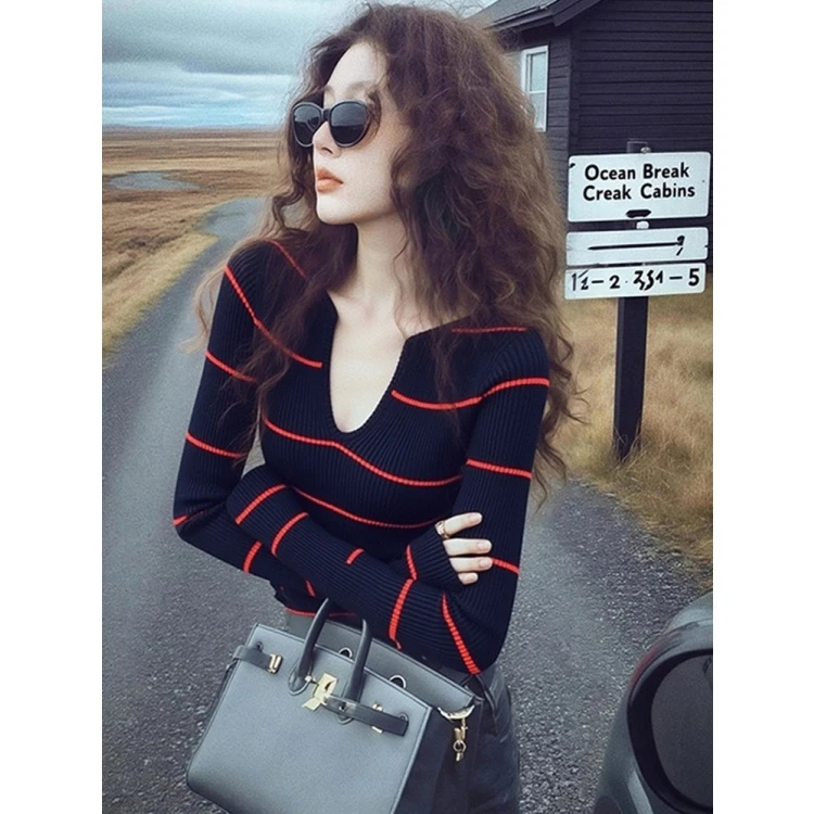 2025冬季高级感超好看独特别致设计感小众不撞款黑色条纹针织衫女