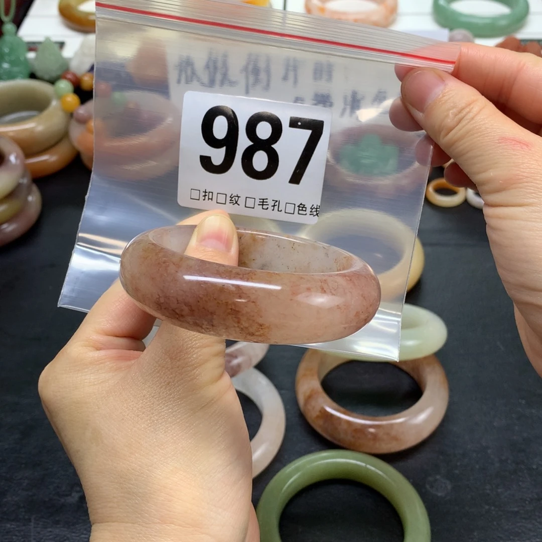 石英质玉手镯未镶嵌皮****飞