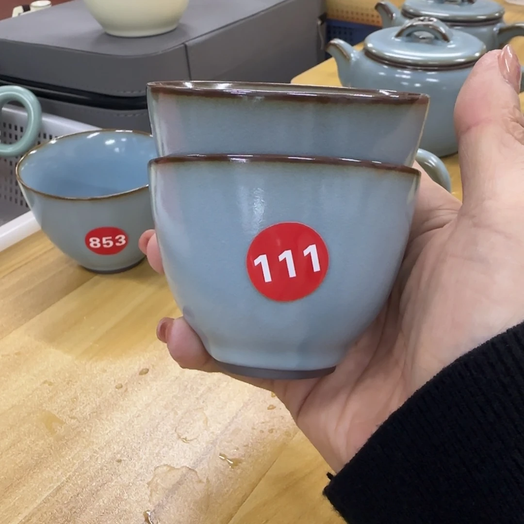 2个。。。。。。。。。。。。。。。。。。。