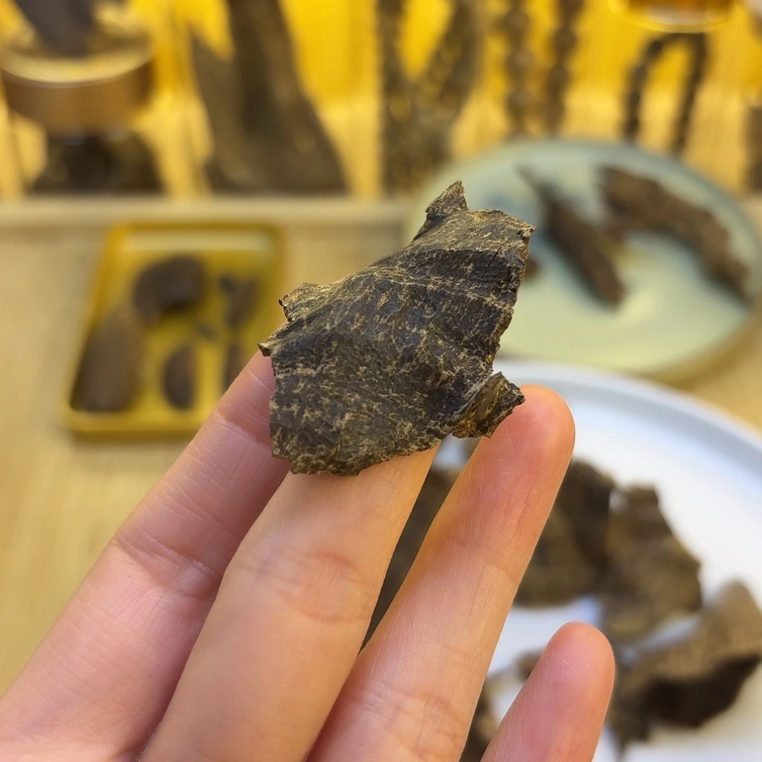 海南尖峰岭沉水包壳1.05克