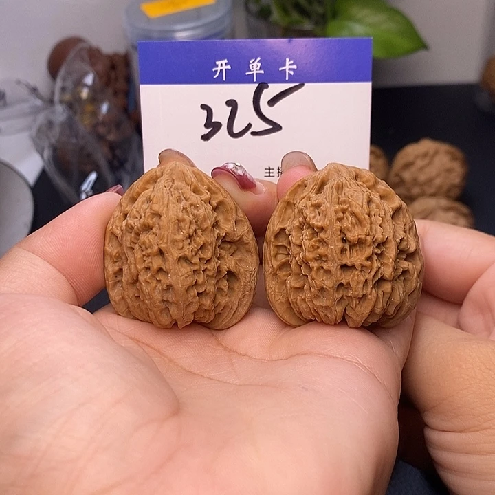桃核吊坠南疆石38无刀痕s