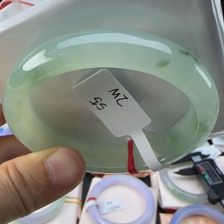 未镶嵌手镯翡翠翡翠手镯