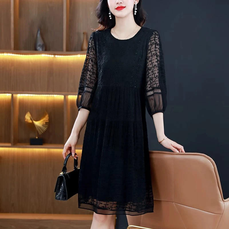 杭州大牌气质高端女连衣裙2025新款夏季杭州黑色刺绣宽松大码裙子