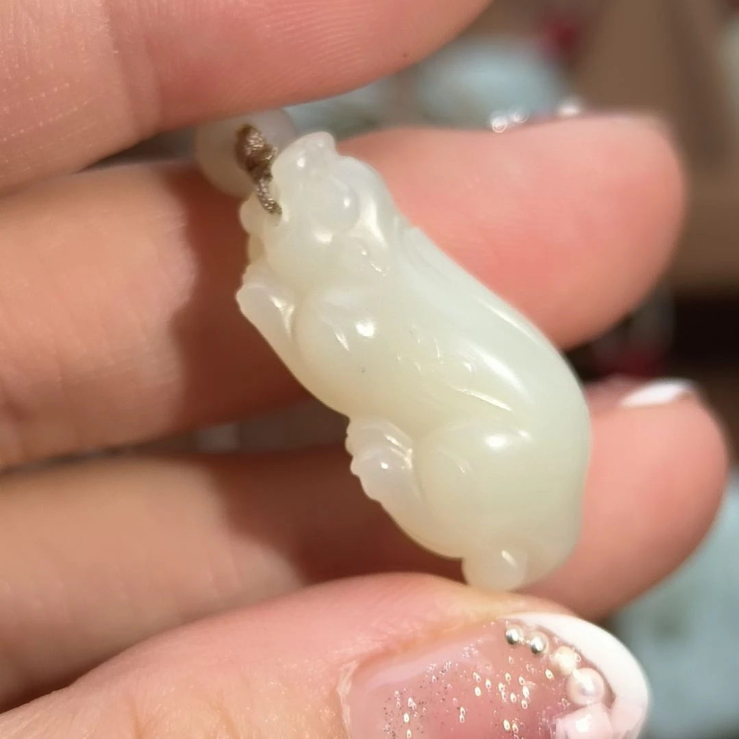 颈饰未镶嵌和田玉（白玉）