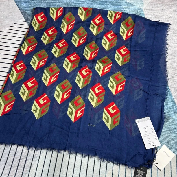 未使用 GUCCI/古驰 古驰藏蓝色满印双g围巾