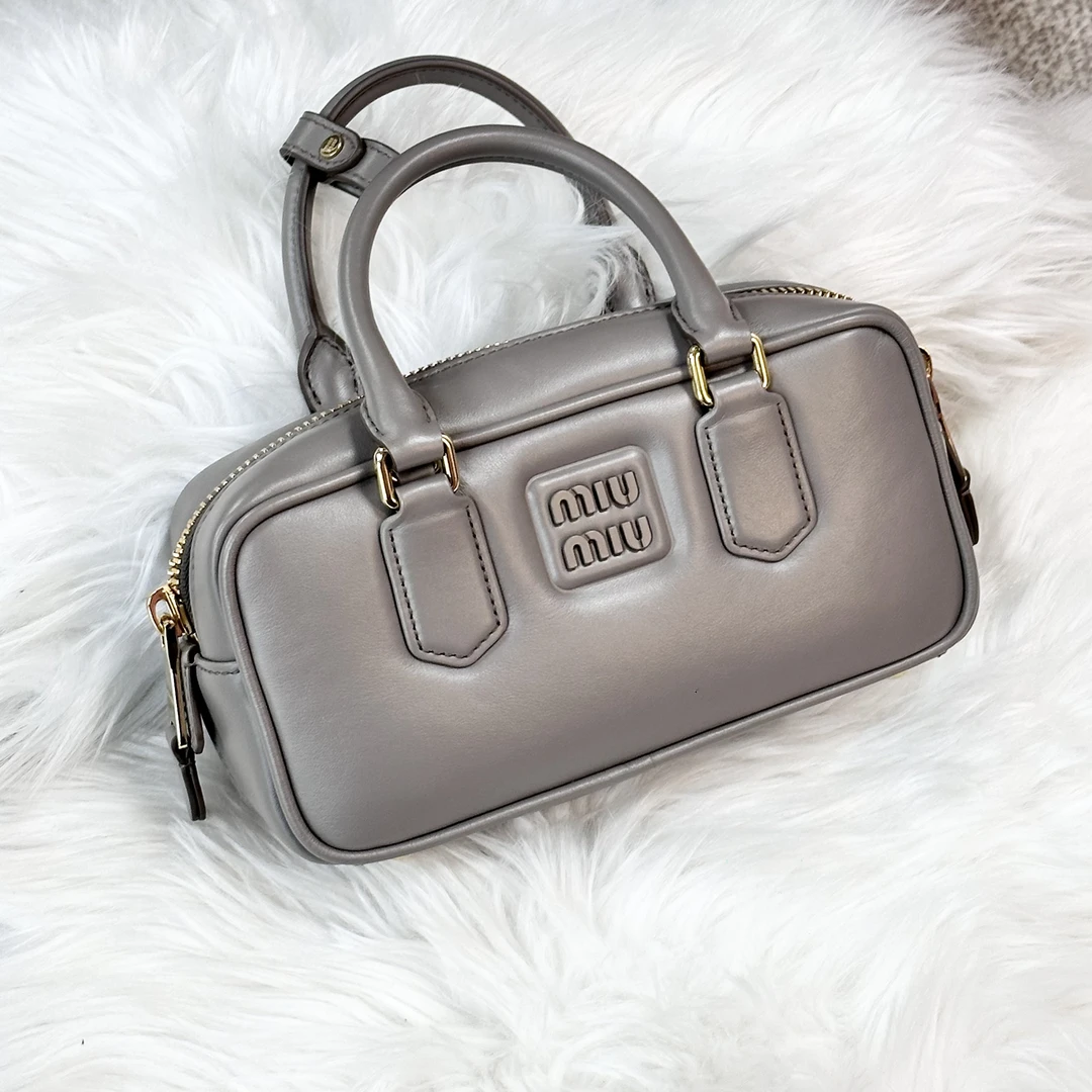 99新 MIU MIU/缪缪 缪缪 安洁利严选/BK0157002 单肩包