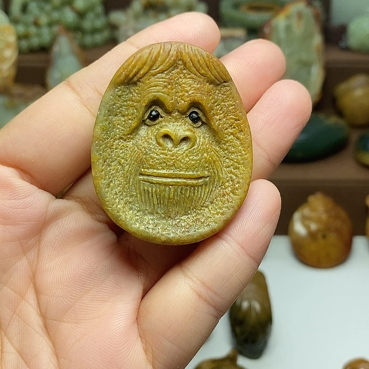 腊***香岫岩河磨玉（透闪石质玉）未镶嵌颈饰