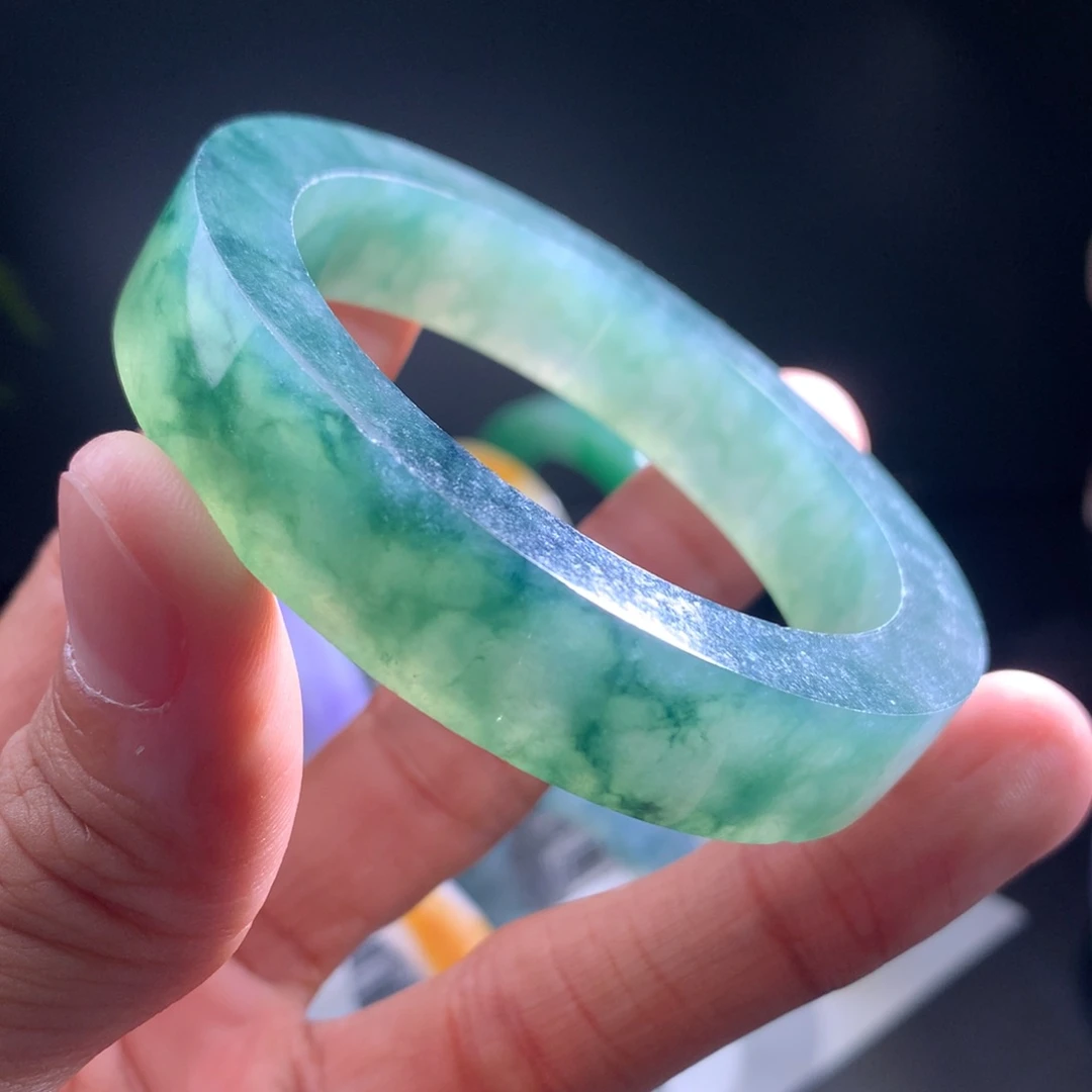 未镶嵌手镯定制翡翠