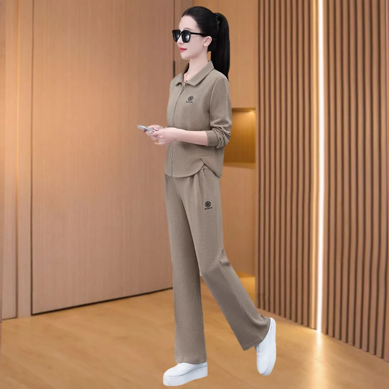 开春穿搭套装女士2025今年爆款时尚阔太太洋气休闲运动服两件套妈