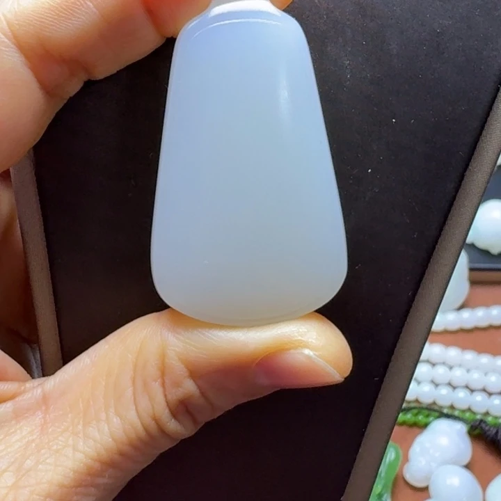 江***南和田玉未镶嵌颈饰