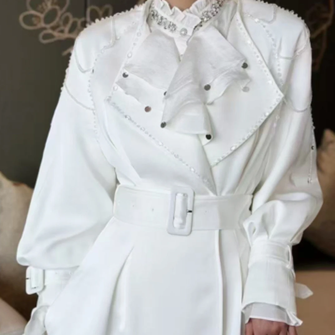 【深圳南油高端定制女装】白色串珠法式风衣