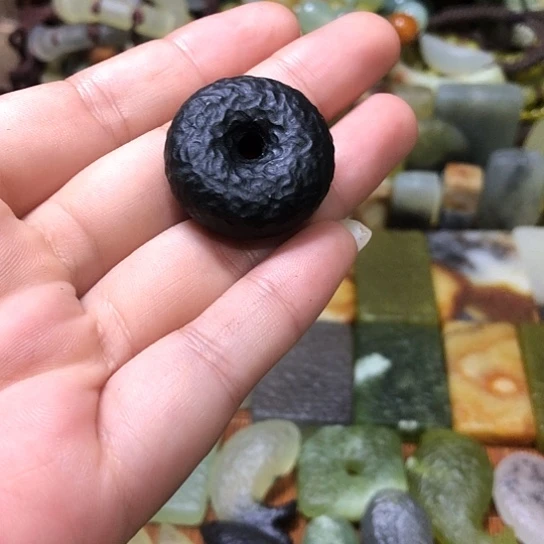 岫玉未镶嵌吊坠岫