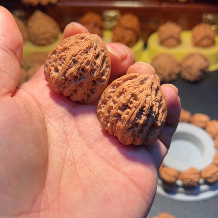 小***哥把件文玩核桃小密