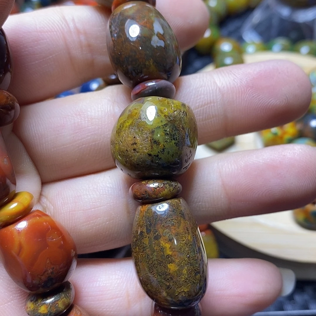 凤***花玛瑙/玉髓未镶嵌颈饰