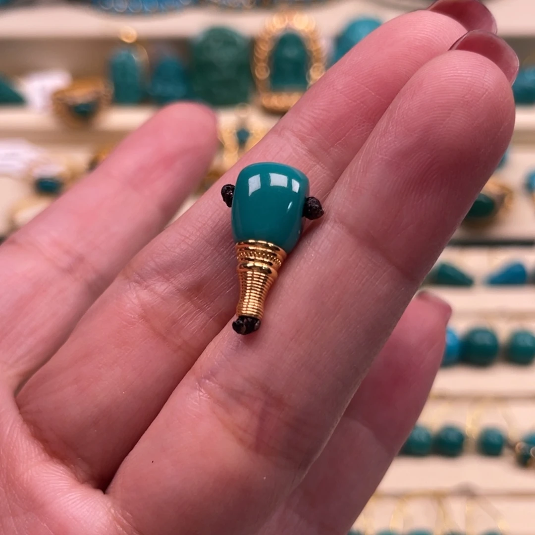 18K金镶嵌绿松石珠宝奇石