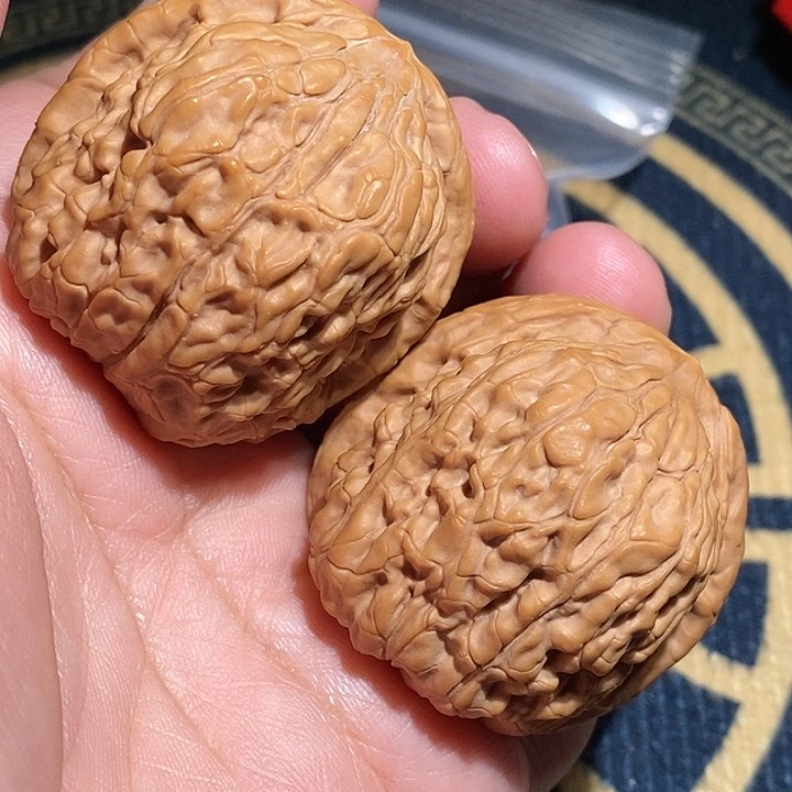 【闪购商品】文玩核桃吊坠星*雨金钱豹