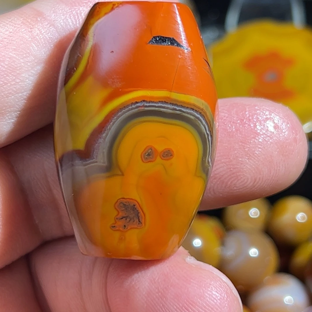 郑***z玛瑙/玉髓合金颈饰