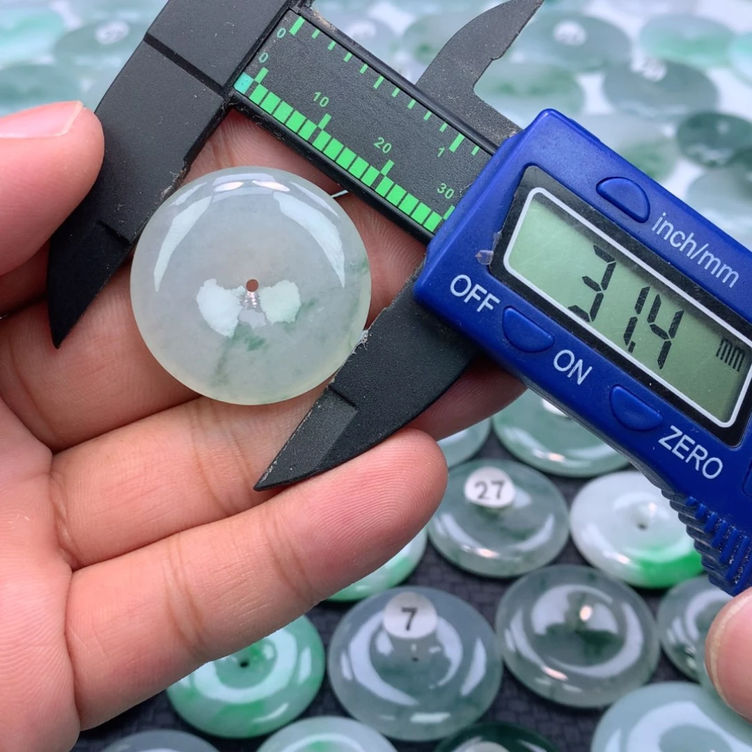 翡翠颈饰未镶嵌缅甸天然A货翡翠