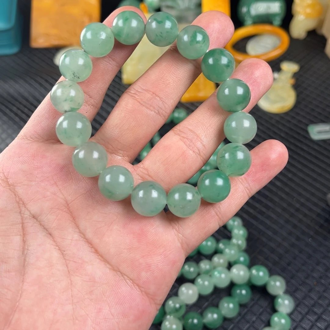 石英质玉（非洲翠）未镶嵌摆件