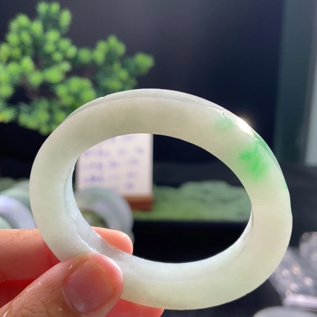 未镶嵌翡翠手镯定制翡翠