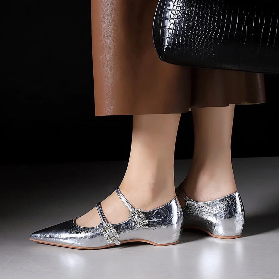 2厘米尖头浅口单鞋女法式复古玛丽珍方扣水钻一字扣带粗跟配裙子