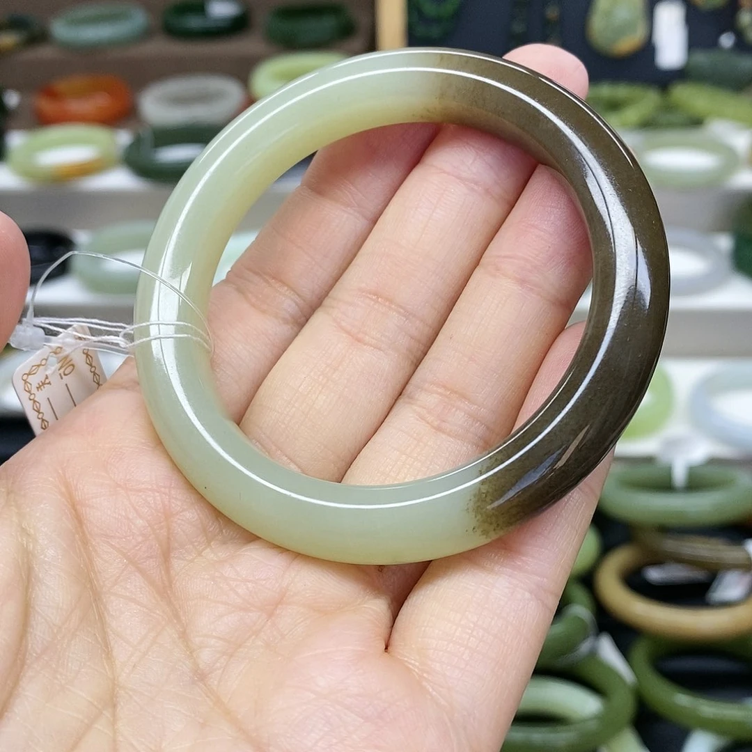 【闪购商品】未镶嵌手镯和田玉