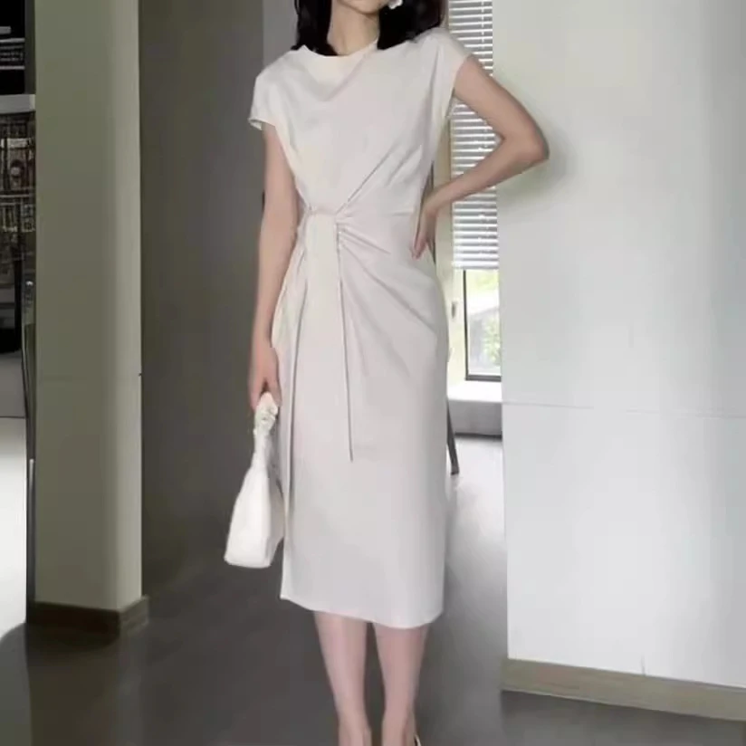 A茶歇法式设计感御姐风裙子2025夏季显瘦气质正式场合白色连衣裙