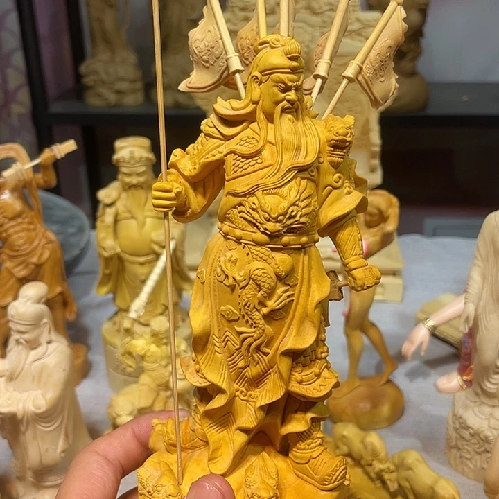 黄杨木九龙五旗关二爷