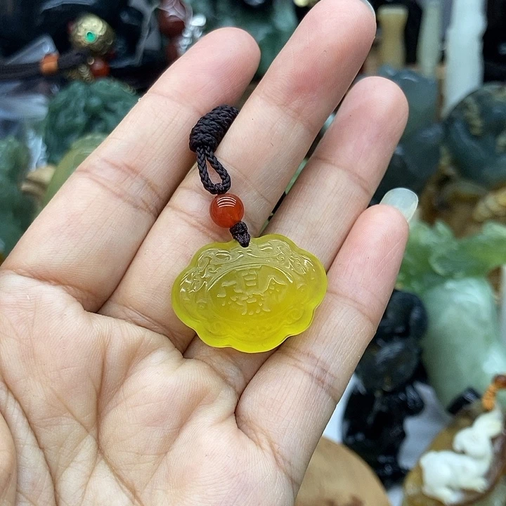 岫玉未镶嵌吊坠挂件