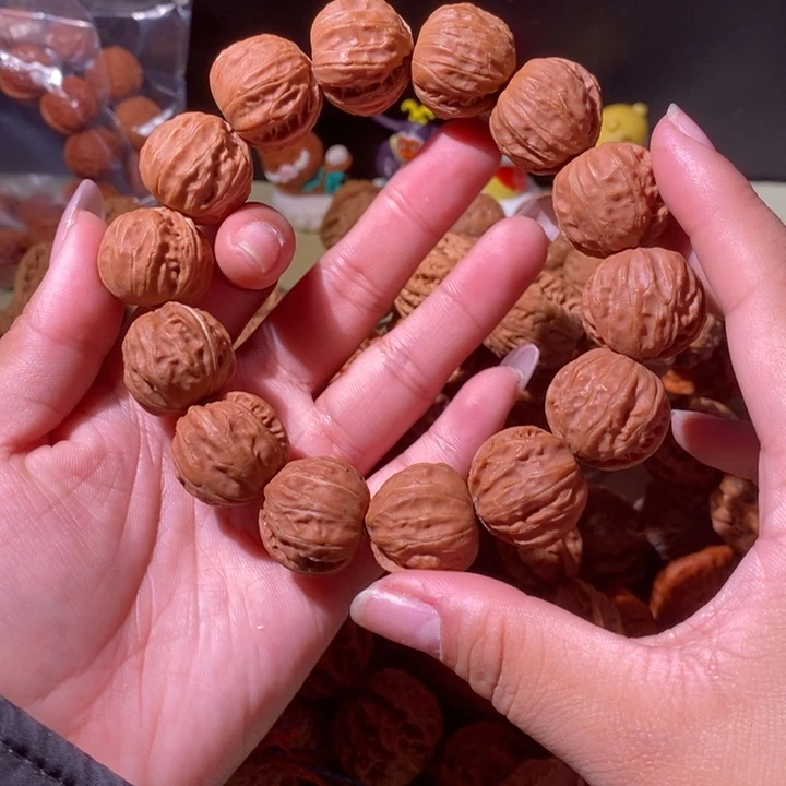 文玩核桃手串……34