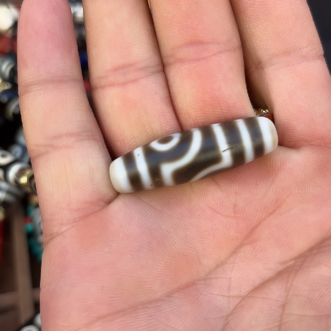 墨***白未镶嵌颈饰玛瑙/玉髓