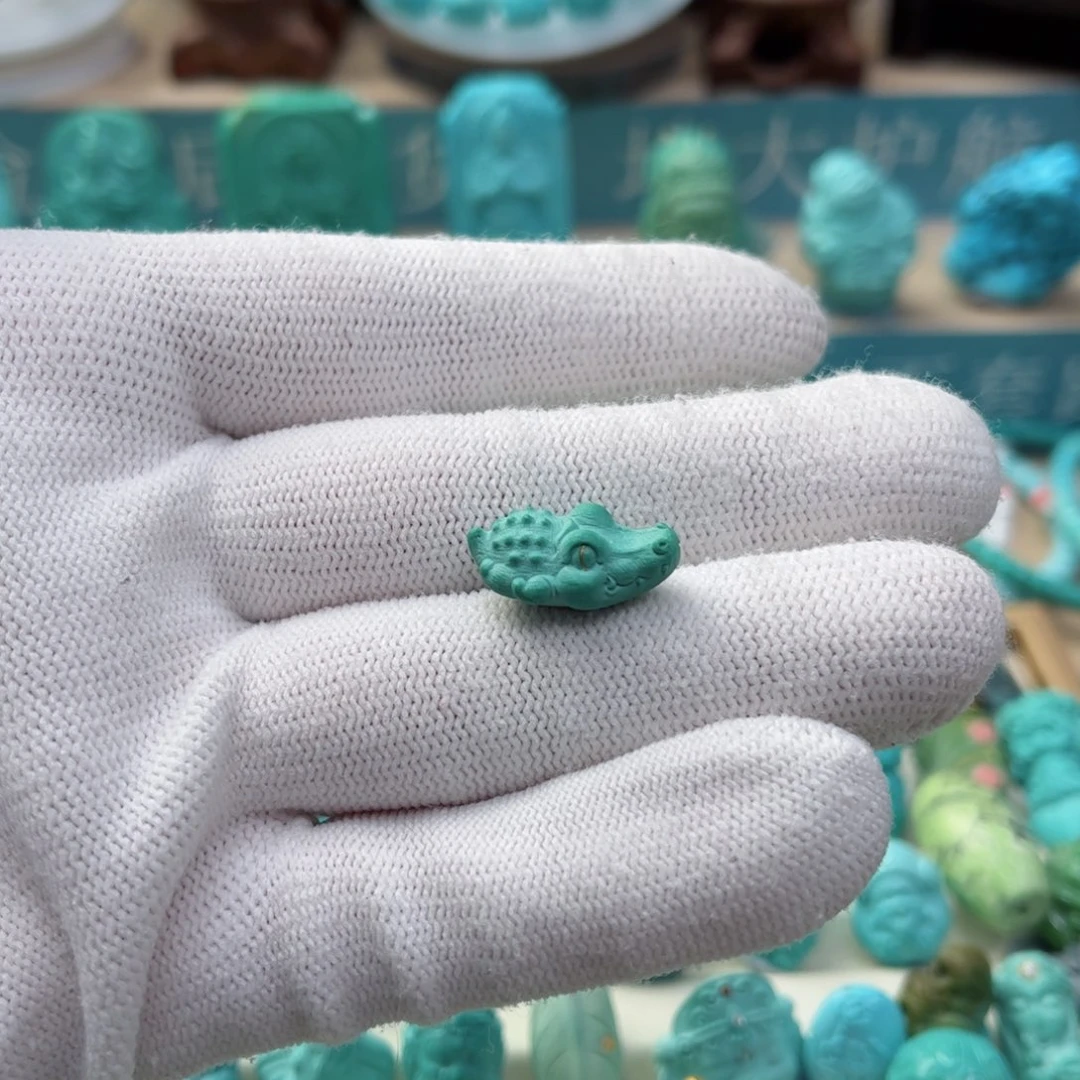 绿松石配饰未镶嵌