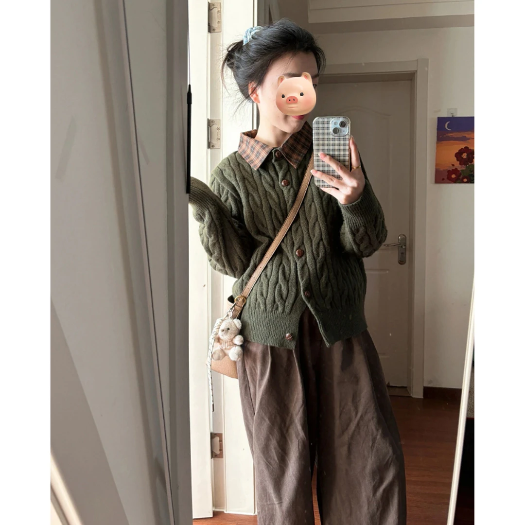 学院风假两件拼接绿色麻花毛衣外套女秋冬加厚宽松慵懒风针织开衫